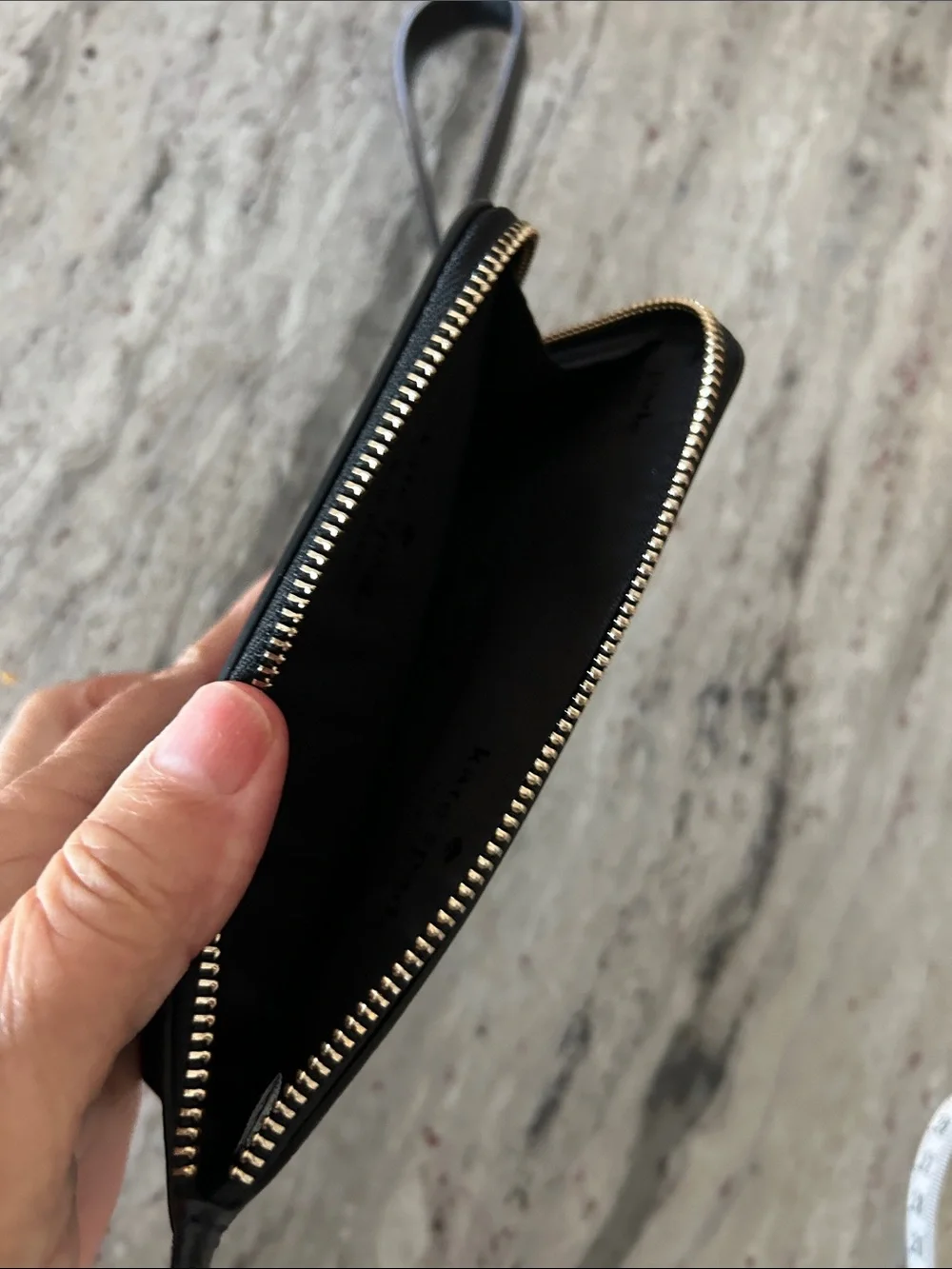 kate spade Black Saffiano Leather Zip Wristlet 6 x 4 NWOT